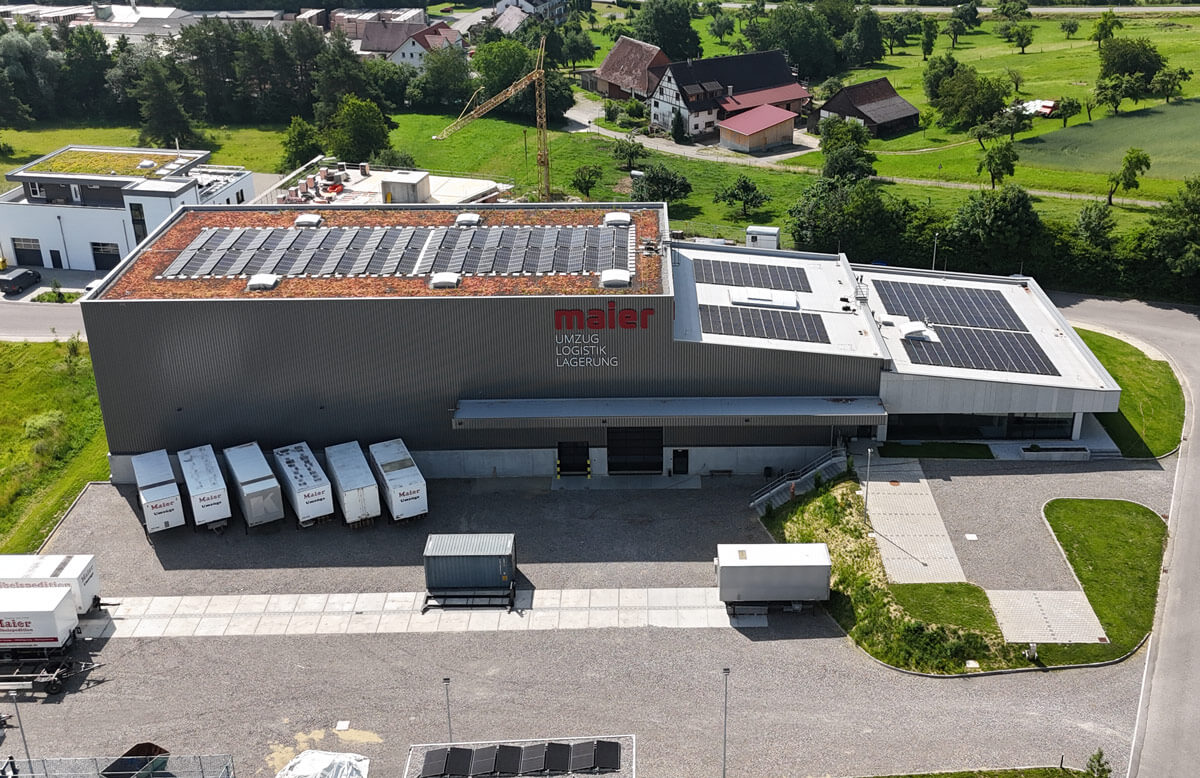 Luftaufnahme Containerhalle der Spedition Maier